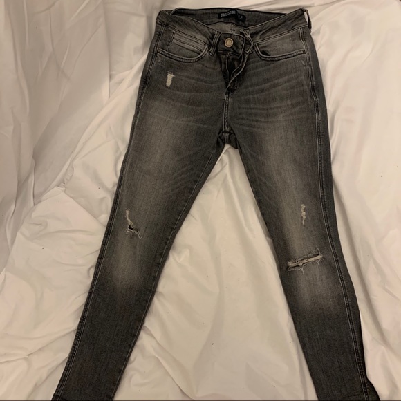Zara Grey Wash Ripped Skinny Jeans - Picture 5 of 5